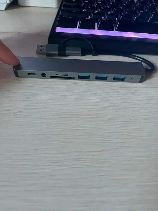 8-portowy hub usb/usb-C