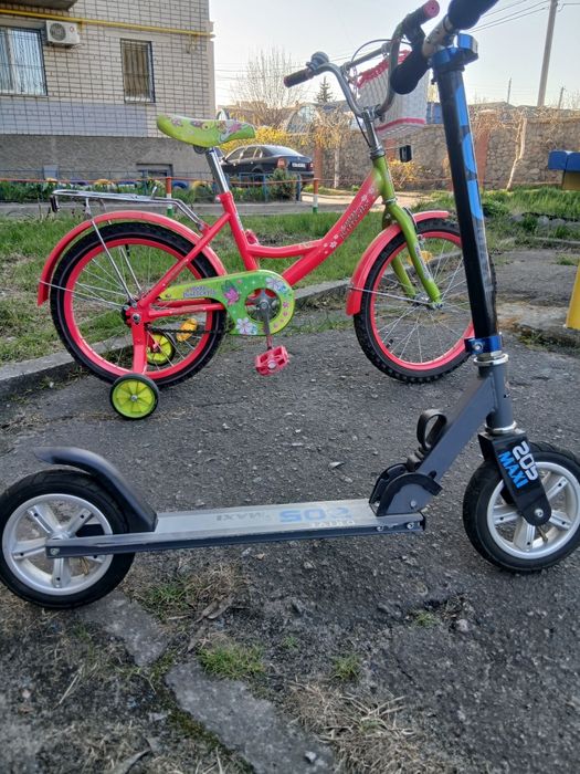 Самокат "Ardis" на надувний колесах.