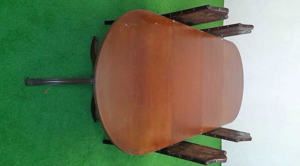 Mesa de Sala c/ Cadeiras (em mogno)