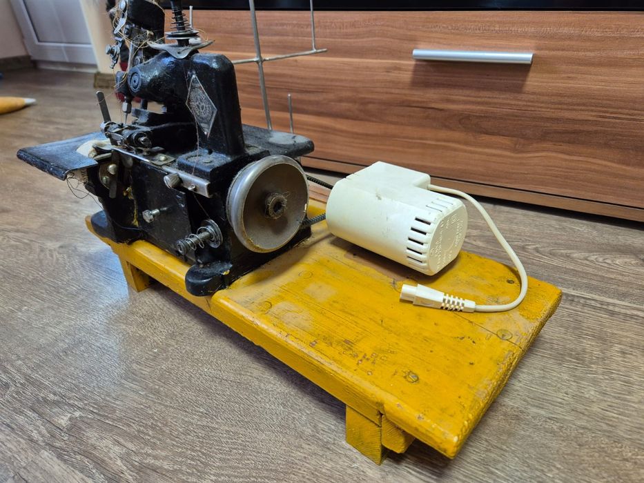 Оверлок артель Универсал (Полтава)