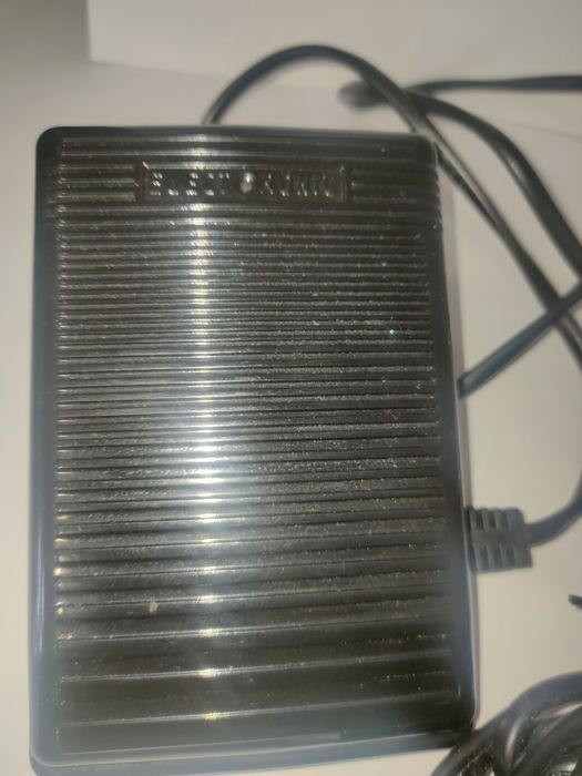 Электронная педаль для швейной машины