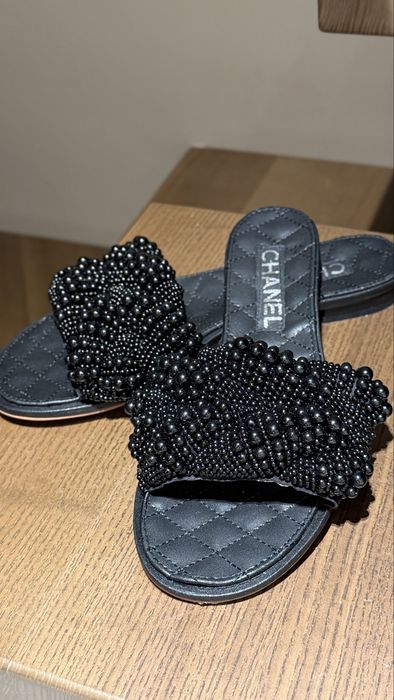 Шльопанці  Chanel