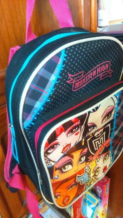 Mochila Monsterhigh impecável