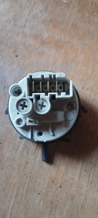 Продам пресостат до пральної машини