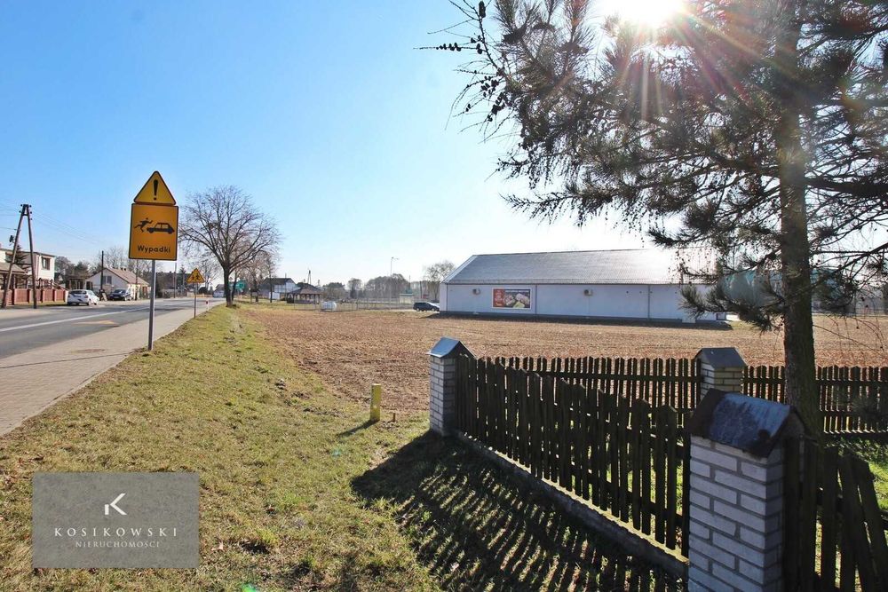 Działka inwestycyjna m. Domaszowice przy drodze DK42