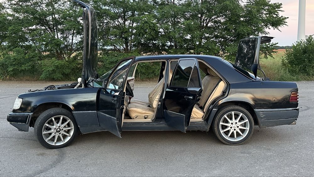 Mercedes-Benz E-Class W124