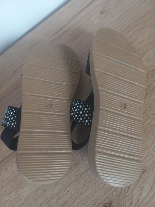 Sandały dziewczęce gumki brokat