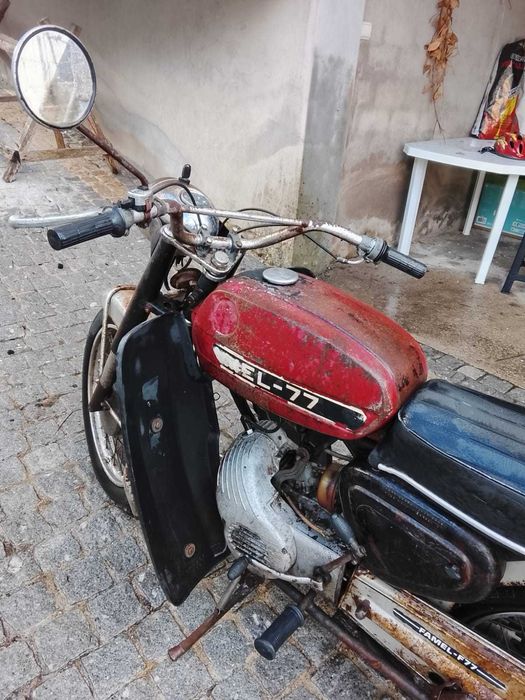 Motorizada Famel F77 para Restauro