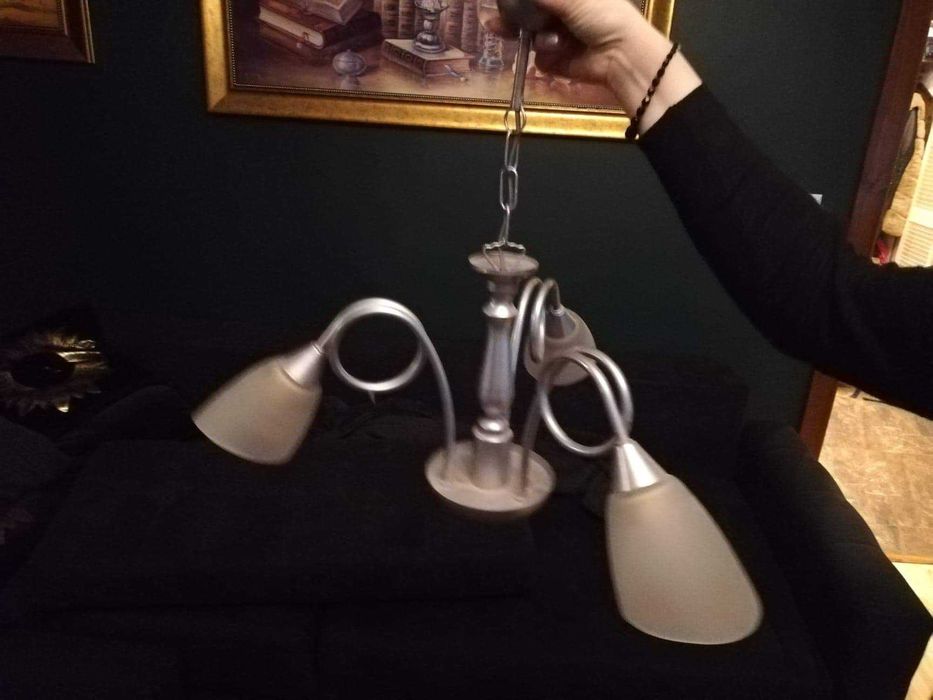 Żyrandol trójramienny