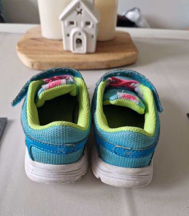 Nike 25 lekkie buty dla dziewczynki adidasy