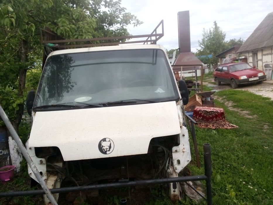 Продам бус під розбір або цельком покіщо все є