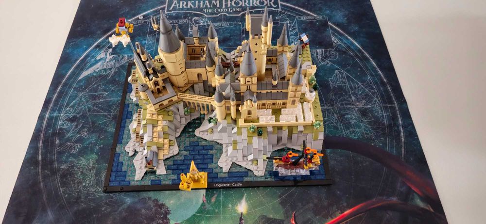 Lego Harry Potter Hogwarts Castle and Grounds