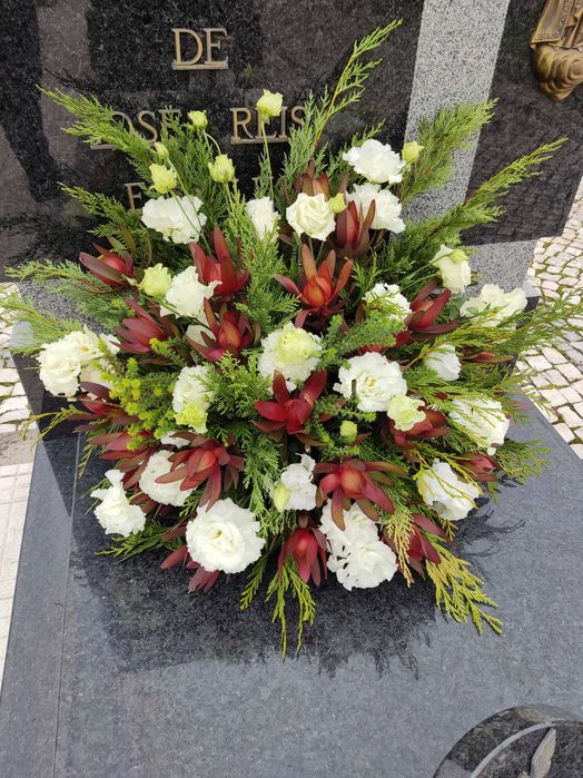 Arranjos florais naturais e artificiais