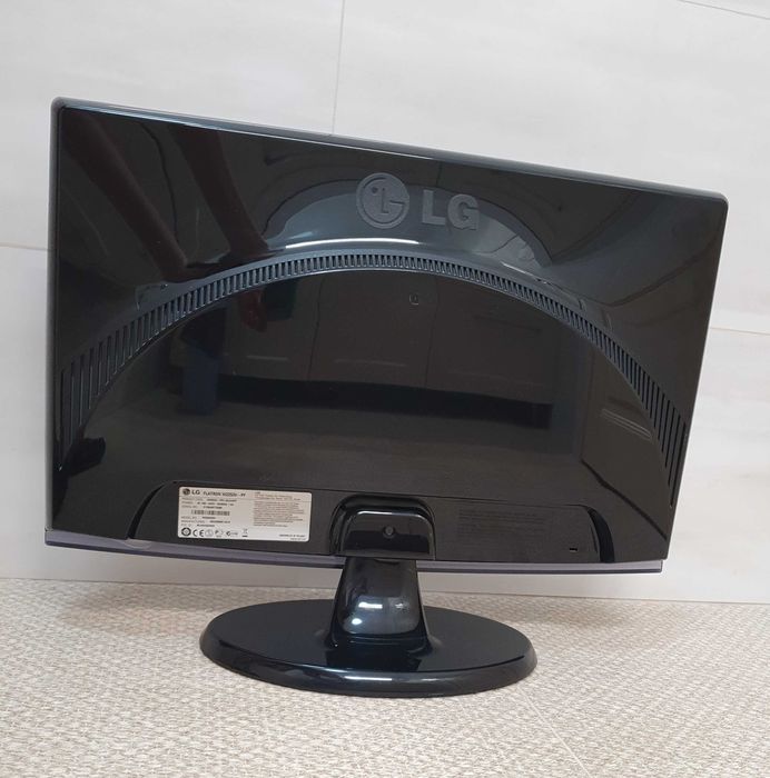 Монітор LG W2253V, діагональ 22, чорний