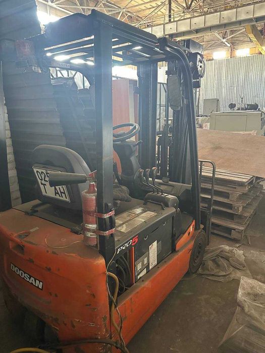 Навантажувач електричний Doosan B15T-5