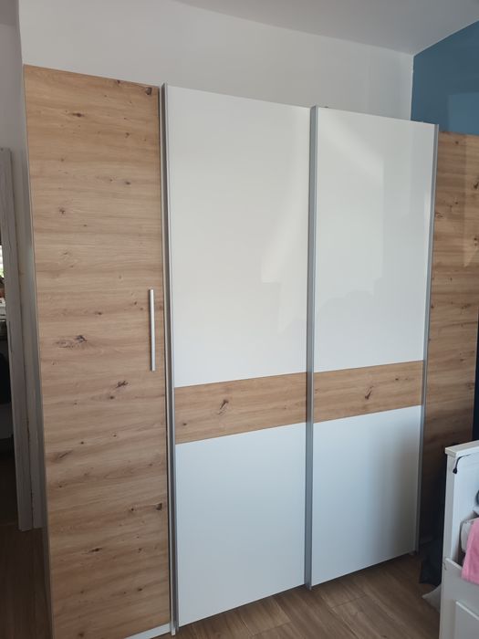 Szafa przesuwna 220 cm