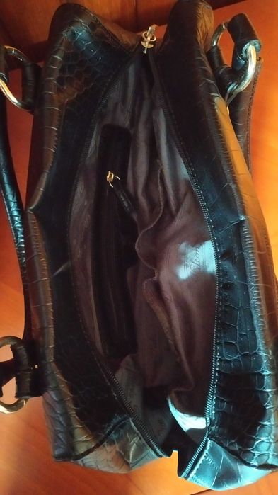 Mala senhora marca Paris Hilton preta