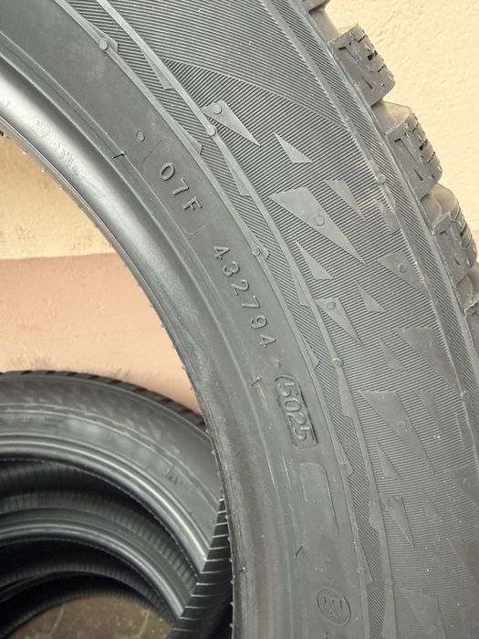 Opony zimowe 225/55 R19 Nokian NOWE