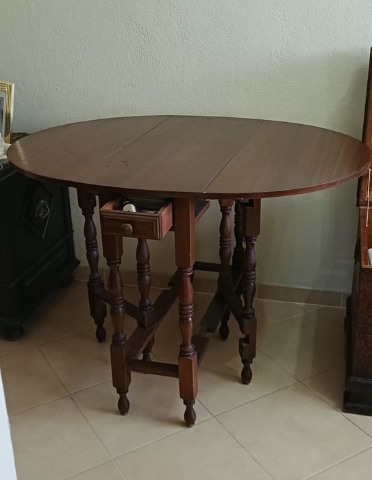 Mesa oval dobrável 1,10 m