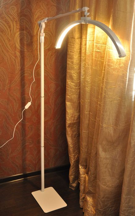 Лед лампа Луна на стойке белая / Светодиодная лампа в салон 2м 30Вт