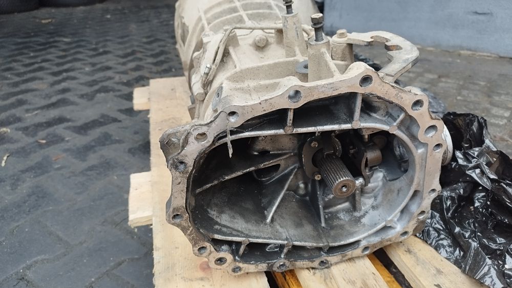 Skrzynia biegów Patrol Y60 2.8  96 R