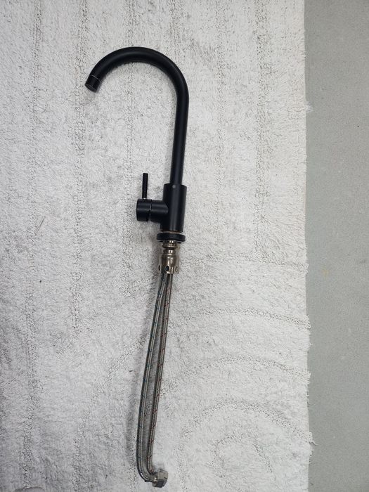 Змішувач кухонний чорний