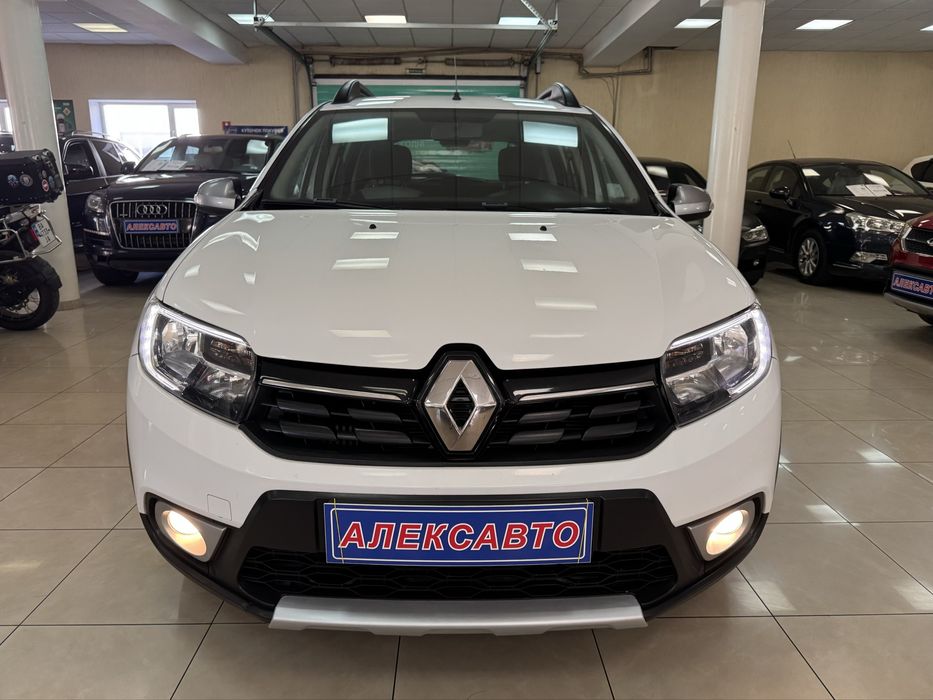 Renault Sandero Stepway 0.9i 12V АКПП 2017 р.в. (90 к.с.)