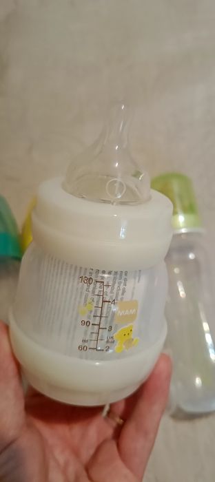 Пляшки для годування