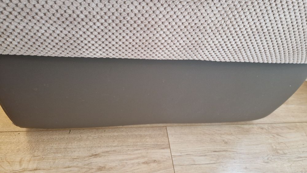 Używany narożnik z elementami do odnowieniaia