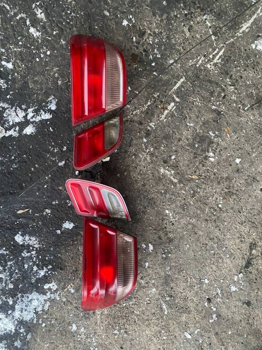 Комплект задніх фонарів е210 е270 е200 е240 е320 е430 е240 cdi