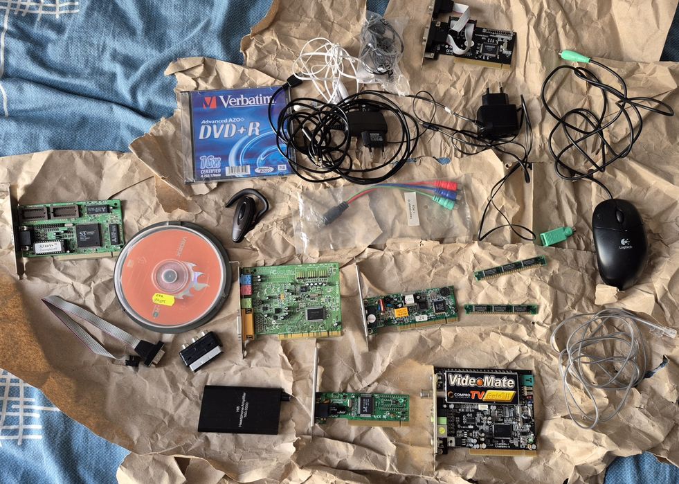 Комплектуючи, аксесуари, запчастини Дешево