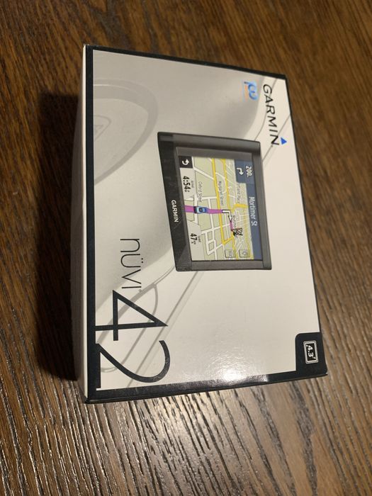 Навігатор новий Garmin nuvi 42