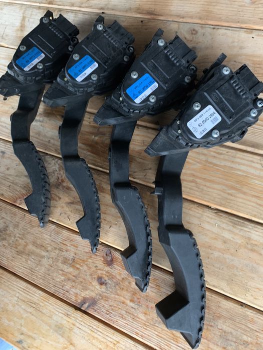 Педаль газа Рено Лагуна2 Акпп Еспейс Мастер оксилератора