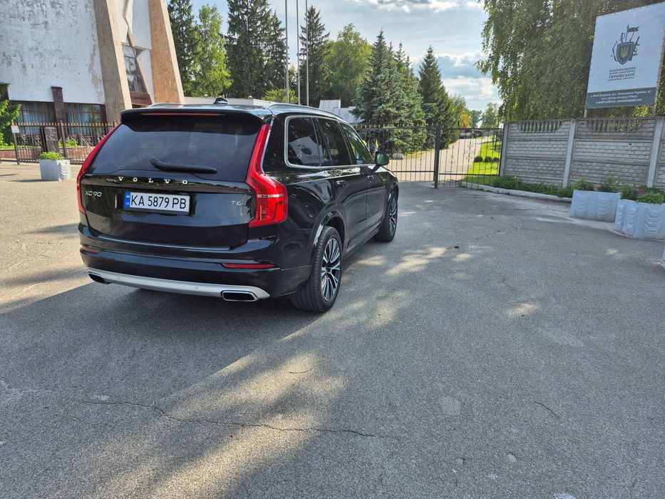 Продам Volvo xc 90 2020