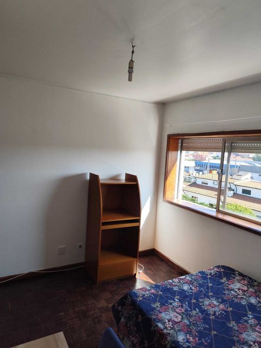 Quarto em apartamento T3