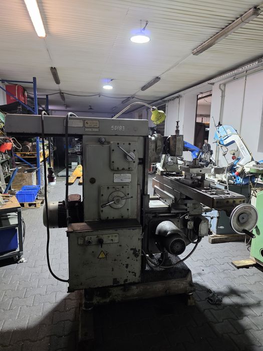 Frezarka uniwersalna STANKOIMPORT 6P81