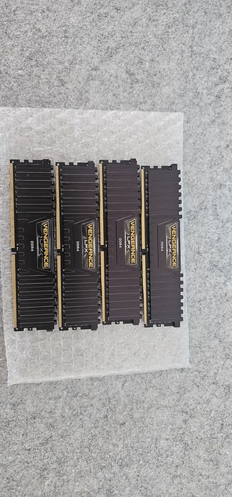 Corsair Vengeance LPX 32GB DDR4 - 4x8GB
3000MHz CL15