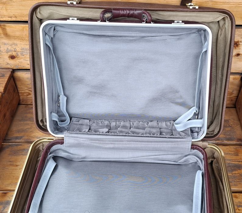 Ретро валізи різні