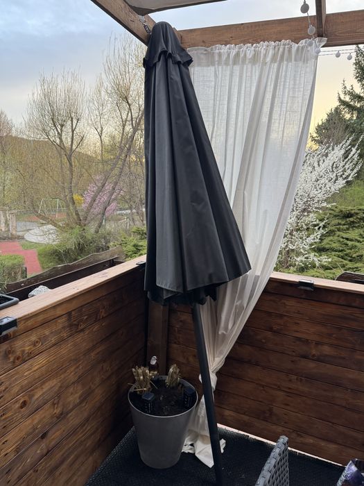 Parasol z podstawą