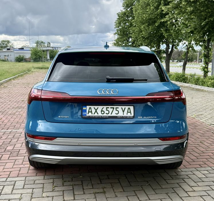 Audi e-tron 2019 VIN WAUZZZGE5KB005038 фото оголошення 9 з 24