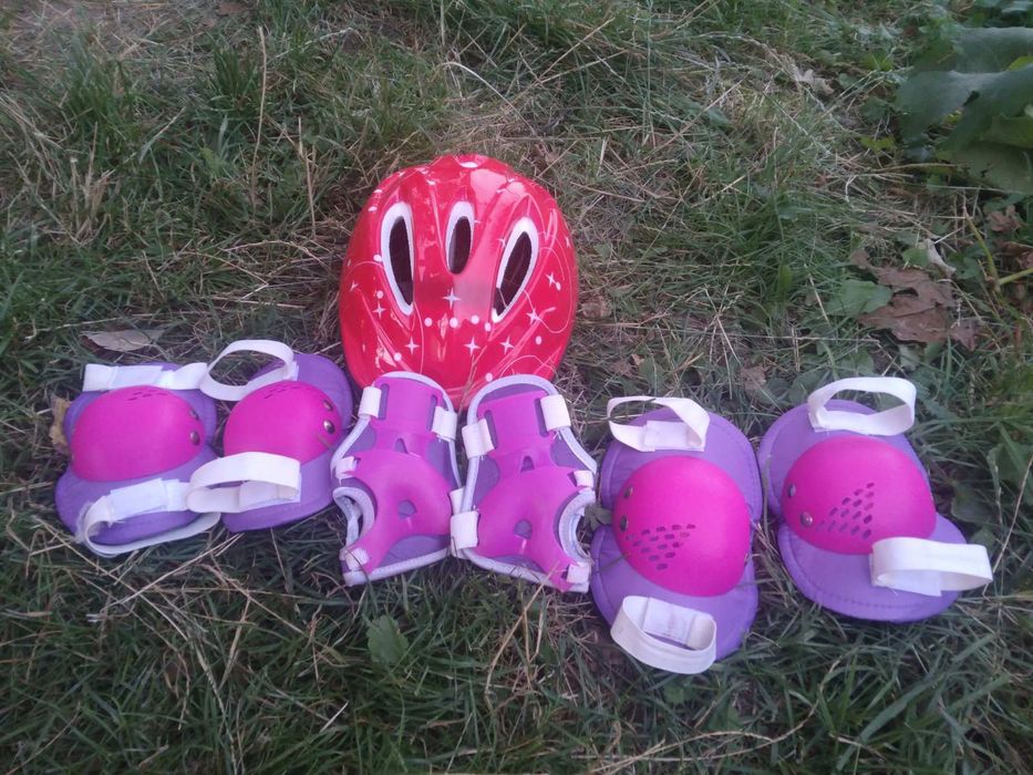 Продам дитячі ролики (квадри) + захист!
Ролики дитячі купували цього р