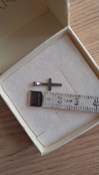 Zawieszka krzyż srebrna APART