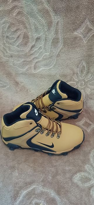 Buty męskie zimowe