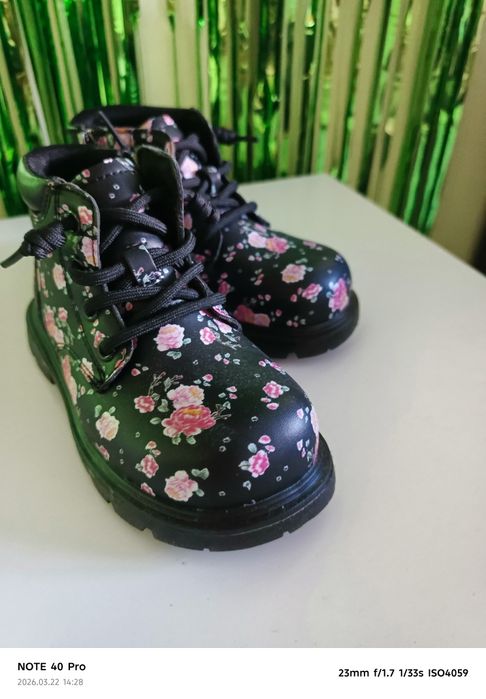 Взуття для дівчинки