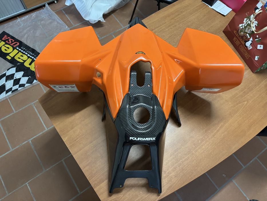Plástico Maier + Carbono Fourwerx - LTR450 LTR