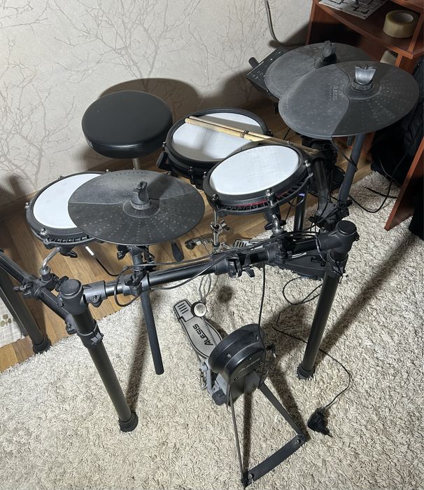 Alesis Nitro Max Drum Kit