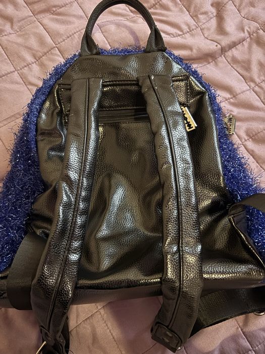 Стильний пухнастий рюкзак