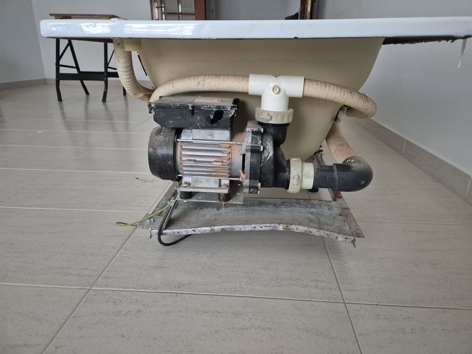 170x70 Whirlpool Bathtub64285351259650121
