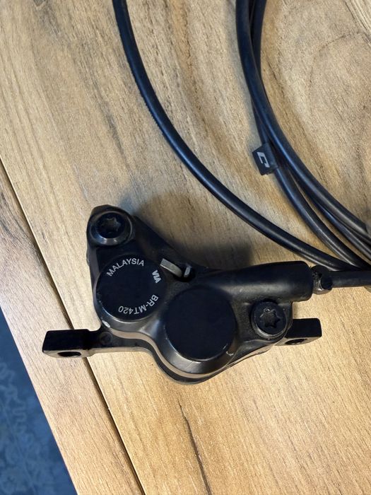 Гідравлічні гальма Shimano Deore XT M8100