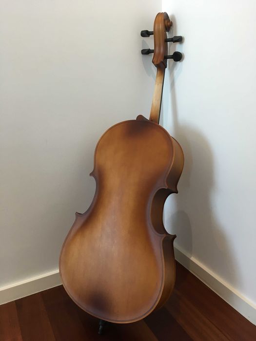 Violoncelo 3/4 – Estado Impecável + Estojo + Arco + Acessórios